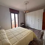 Mr1 House *